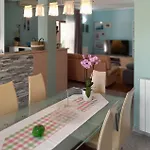 Pet Friendly Home In Zeliski Zeliski