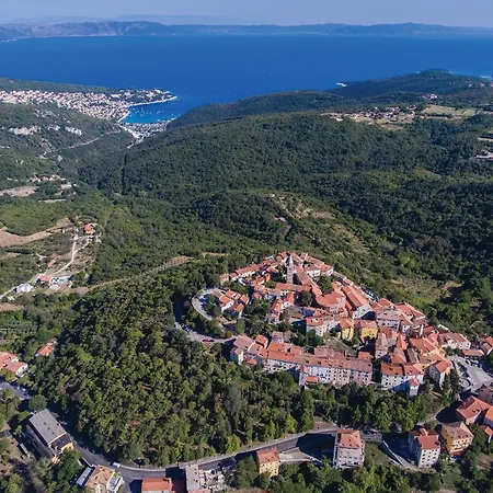 2 Bedroom Awesome Home In Zeliski Zeliski