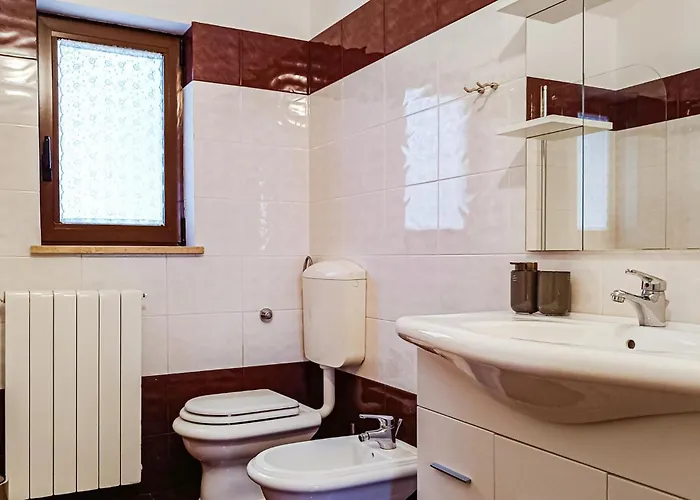 Vakantiehuis 2 Bedroom Awesome Home In Zeliski