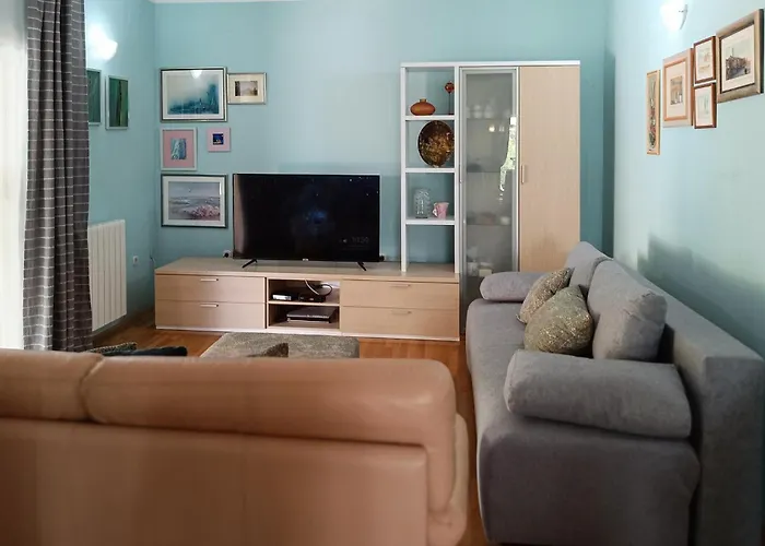 Vakantiehuis 2 Bedroom Awesome Home In Zeliski *