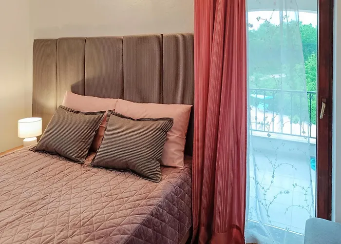 Vakantiehuis 2 Bedroom Awesome Home In Zeliski