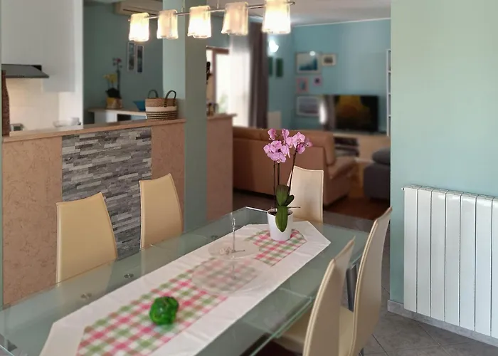 2 Bedroom Awesome Home In Zeliski Zeliski